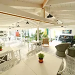 Muezeyyen Hanim Konagi * Alacati