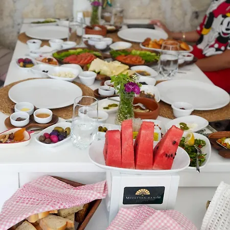 Otel Muezeyyen Hanim Konagi *