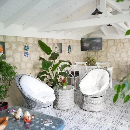 Muezeyyen Hanim Konagi Hotel Alacati