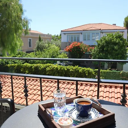 Muezeyyen Hanim Konagi Hotel Alaçatı