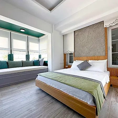 Muezeyyen Hanim Konagi Hotel *