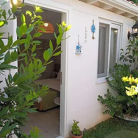 Muezeyyen Hanim Konagi * Alaçatı
