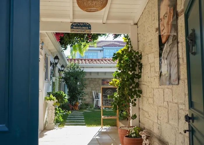 Muezeyyen Hanim Konagi * Alacati