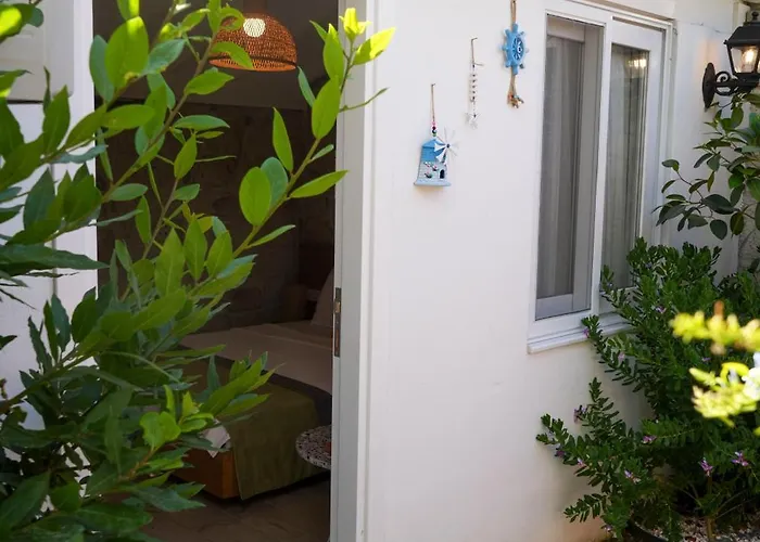 Muezeyyen Hanim Konagi * Alacati